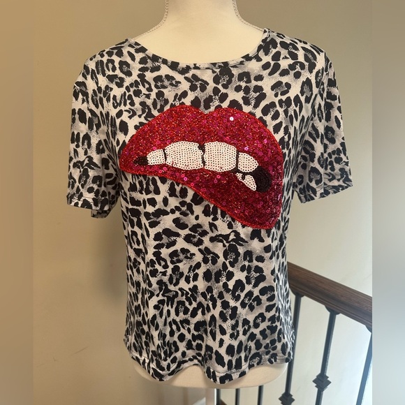 Emery Rose Girls Large Leopard Print Sequin Lips Graphic T-Shirt Size Large - Picture 2 of 5